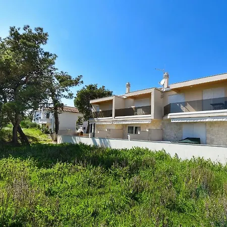 Crowonder Beachfront Blue Bay With Jacuzzi- A2