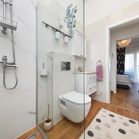 Crowonder Beachfront Blue Bay With Jacuzzi- A2 Villa *