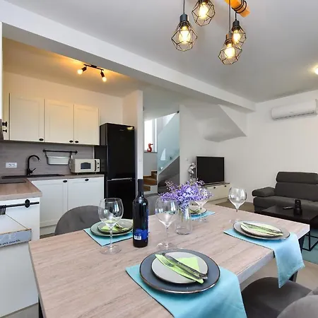 Crowonder Beachfront Blue Bay With Jacuzzi- A2 Villa